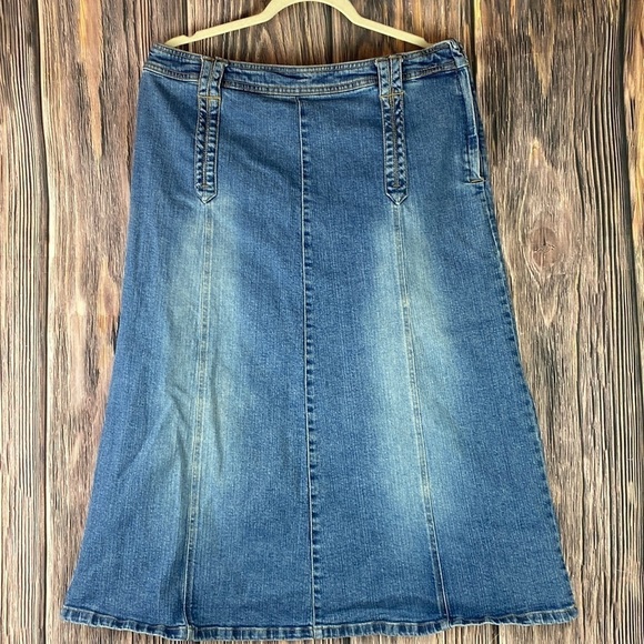 On Trend Denim Skirt - Picture 1 of 11